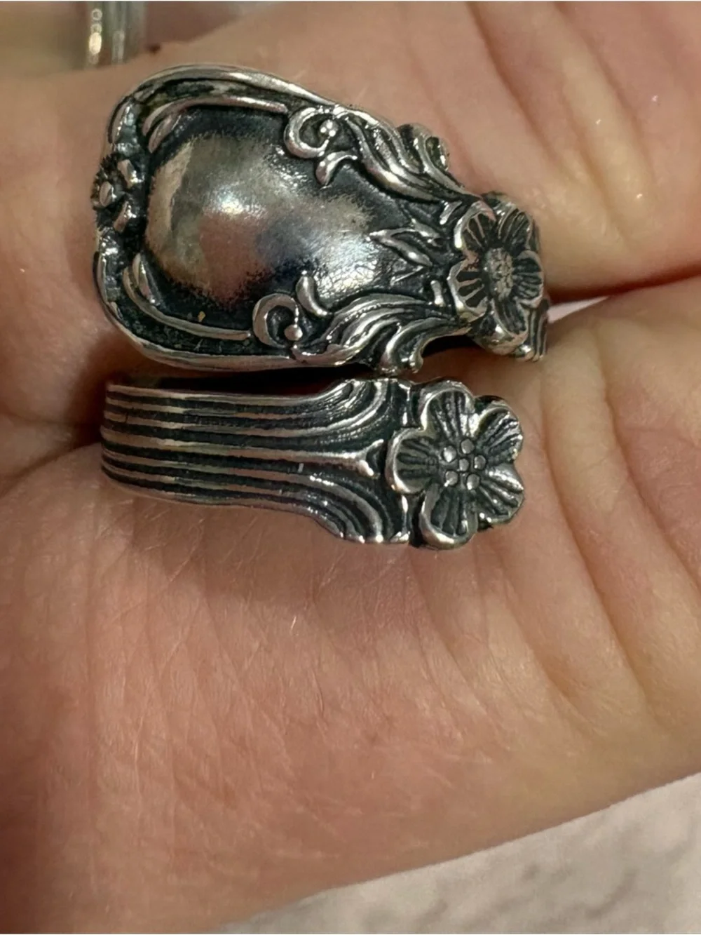 Vintage Sterling Silver Floral Spoon Ring - Adjustable - Picture 2 of 6
